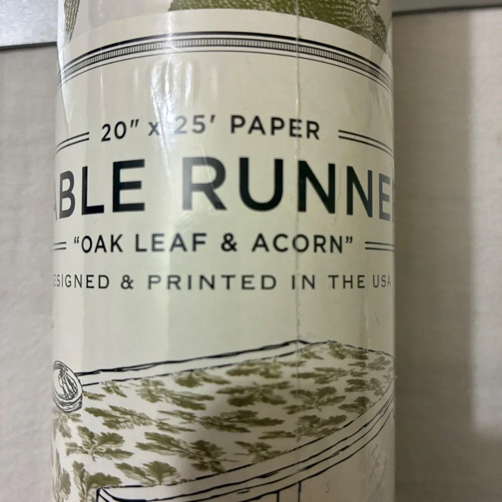 Hester & Cook Oak‎ Leaf & Acorn Paper Table Runner 20in x 25ft Paper Green KP469